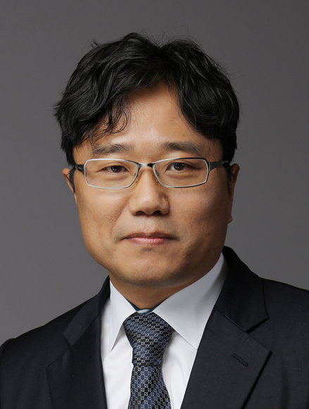 게임이용자보호센터장으로 선출된 법무법인 태평양 강태욱 변호사. [사진=게임이용자보호센터]
