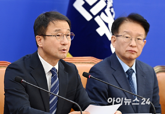 한병도 더불어민주당 원내대표가 27일 서울 여의도 국회에서 열린 국정감사대책회의에서 발언하고 있다. [사진=곽영래 기자]