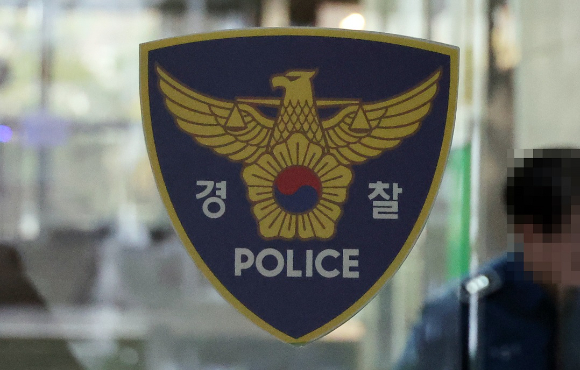 서울 구로구의 한 초등학교 인근서 흉기를 들고 행인을 위협한 50대 여성이 경찰에 붙잡혔다. 본 기사와 무관한 이미지. [사진=픽셀스]