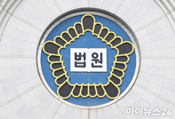100만 게임 유튜버 '수탉'이 자신을 납치하고 폭행·살해하려 한 일당의 감형 소식에 분통을 터뜨렸다. 유튜버 수탉 이미지. [사진=수탉 유튜브]