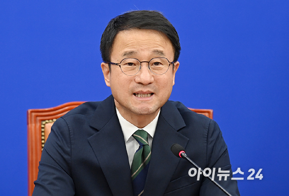 한병도 더불어민주당 원내대표가 29일 서울 여의도 국회에서 열린 정책조정회의에서 발언하고 있다. [사진=곽영래 기자]