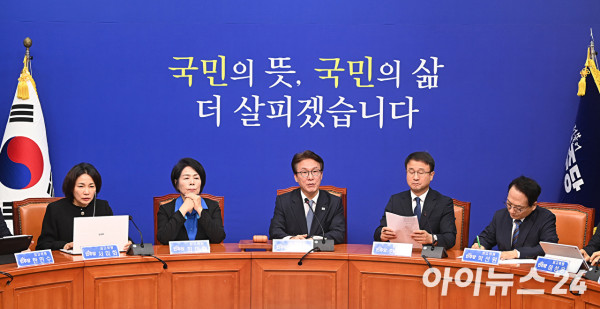 김민석 더불어민주당 당대표가 26일 서울 여의도 국회에서 열린 최고위원회의에서 발언하고 있다. [사진=곽영래 기자]